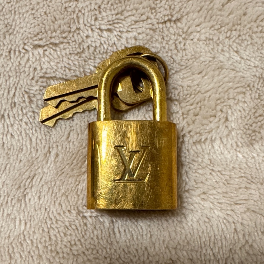 Louis Vuitton lock and keys